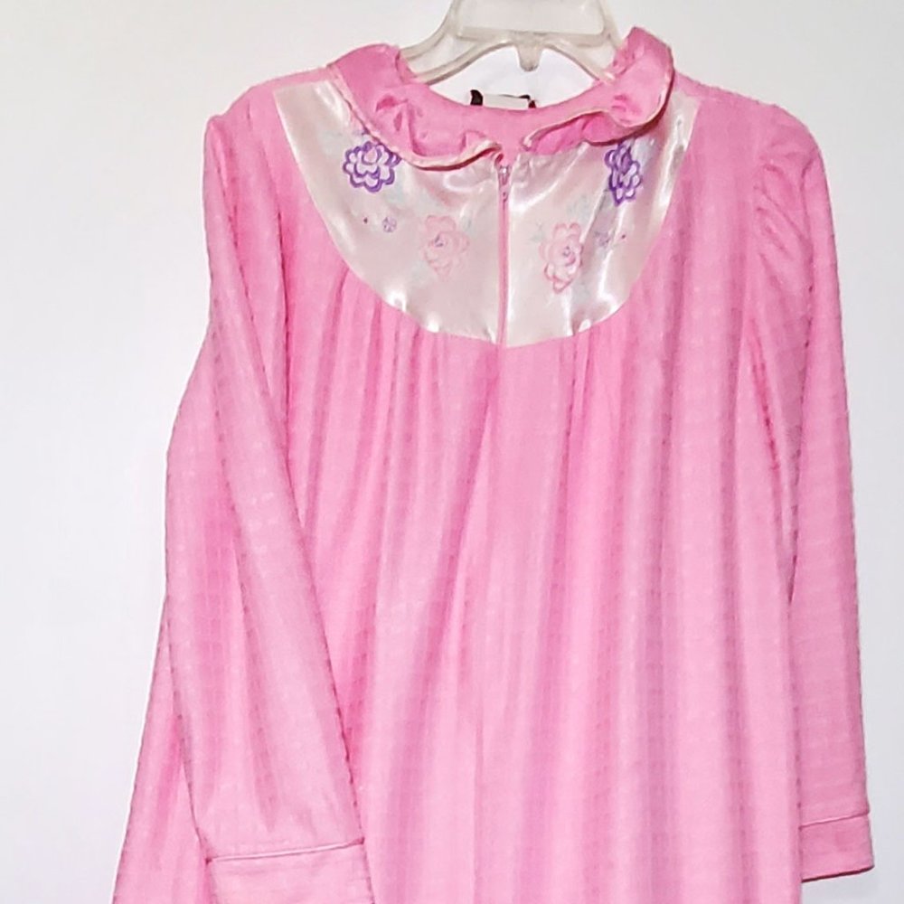 Vintage Anne Leslie Pink Long Robe